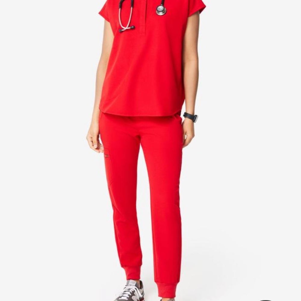 RED FIGS SCRUB SET Rafaela top and Zamora Joggers